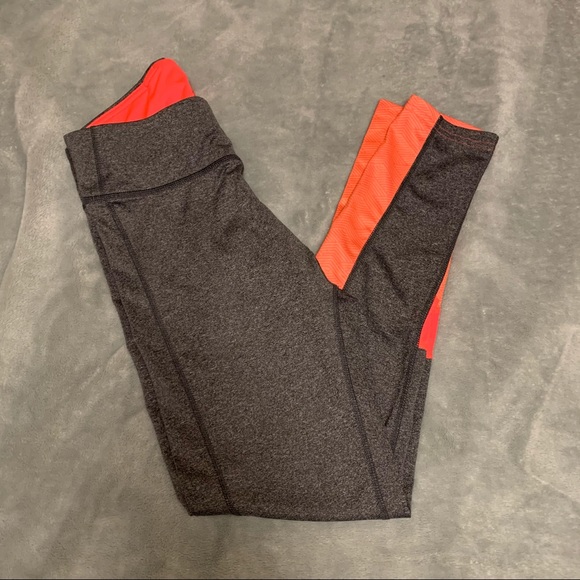 Size medium activewear leggings - Picture 1 of 4